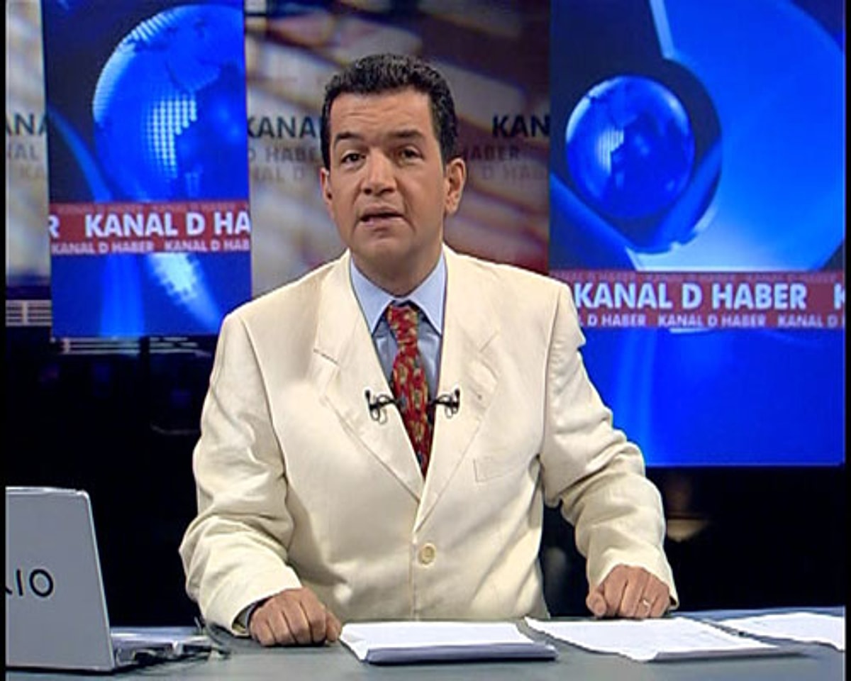 Son Dakika; Gazeteci, Televizyoncu Ve Anchorman Deniz Arman Yaşamını Kaybetti