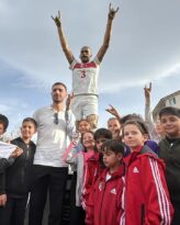 Merih Demiral, Bolu’daki Heykelini Ziyaret Etti: “İyi ki de Yapmışım”