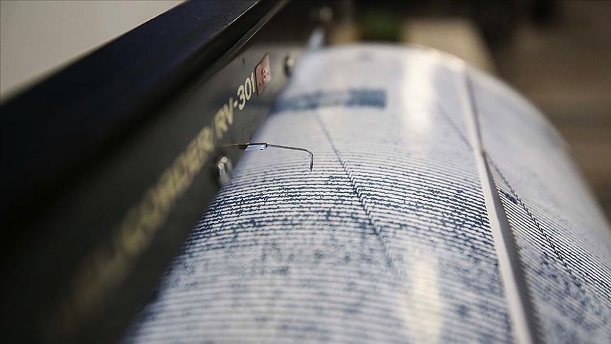 Son Dakika: Ege Denizinde 4.5 Şiddetli Deprem