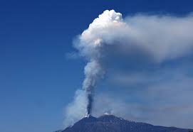Etna Yanardağında Patlama