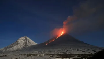 Rusya’dan Gelen Küçük Kıyamet!!! Lav Püskürdü, Tsunami Alarmı Verildi